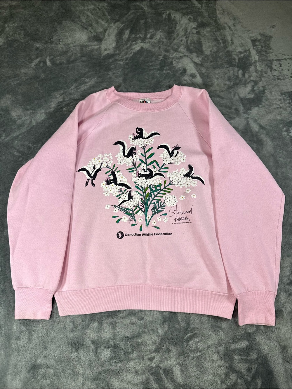 Vintage 1980s Nature Animal Sweater Skunk Daisy Flower Stinkweed Crewneck Size M